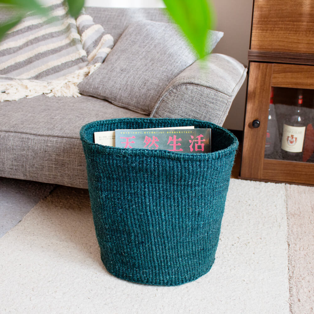 ケニアの手織りかご｜ランドリー、鉢カバー、ゴミ箱に。自然素材の収納バスケット［Lサイズ ベーシック ピーコックブルー］