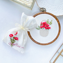 Creema限定！制作刺繍キット・母の日にお勧め、花びら楽しむカーネション刺繍(動画で学べる) 2枚目の画像