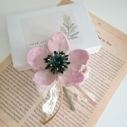染め布花＊くすみピンク・アネモネのコサージュ 5枚目の画像