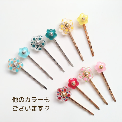 水玉模様のお花のヘアピンセット❀レッド×ブルー ヘアピン @kirari 