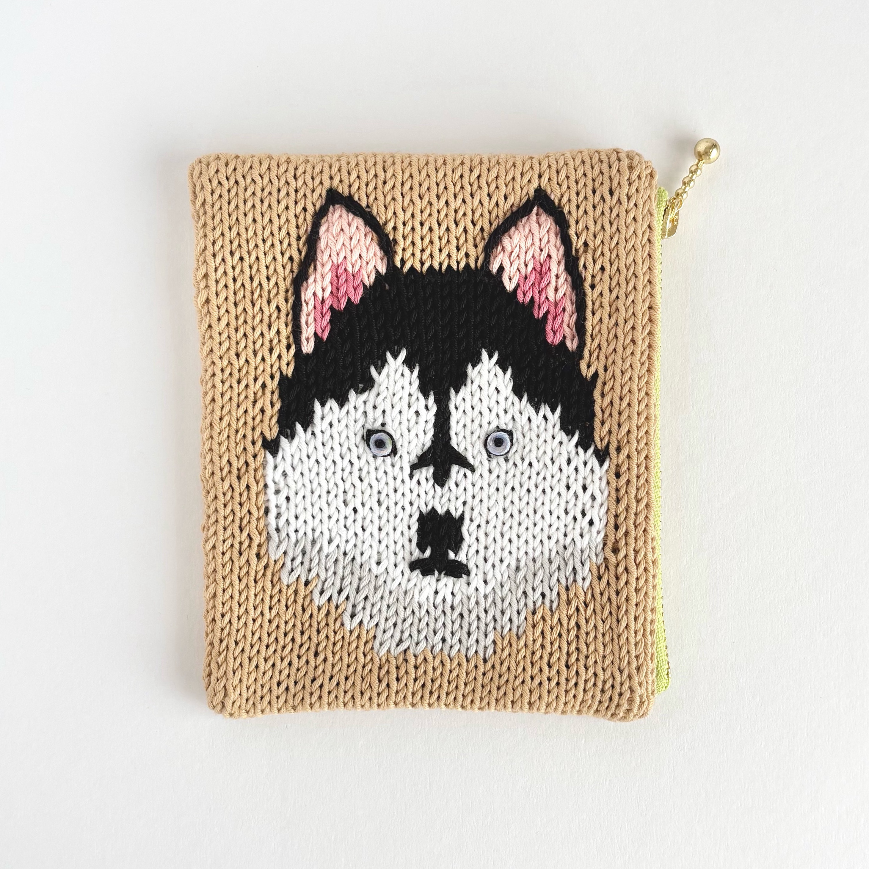 シベリアンハスキー のポーチ