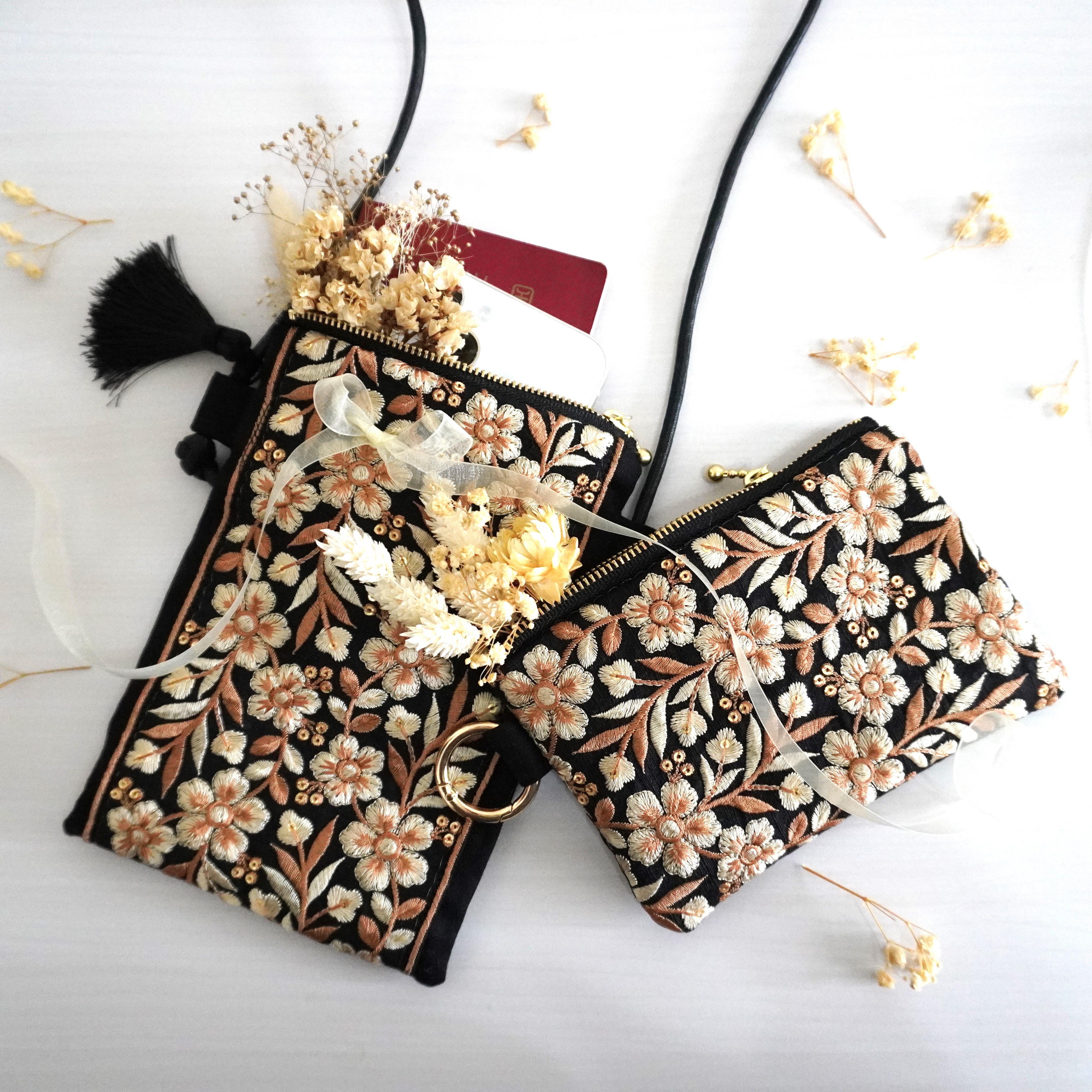 【Creema限定新春福袋〈梅〉】刺繍リボンのスマホポシェットとポーチの2点セット -黒ベースの刺繍-