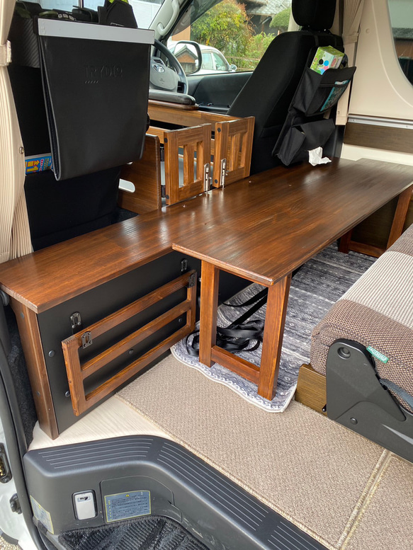 ハイエース　コンソールボックス セカンドテーブル 補助テーブル　　受注生産の商品です 
