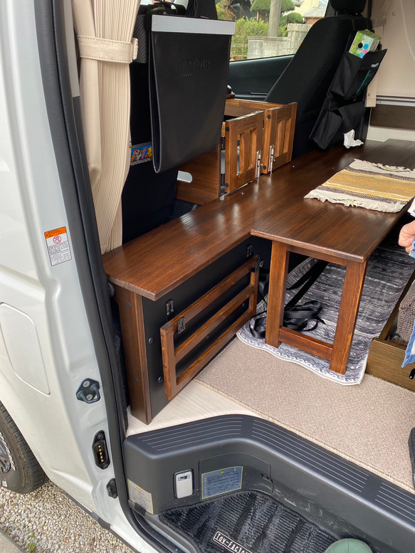 ハイエース　コンソールボックス セカンドテーブル 補助テーブル　　受注生産の商品です 