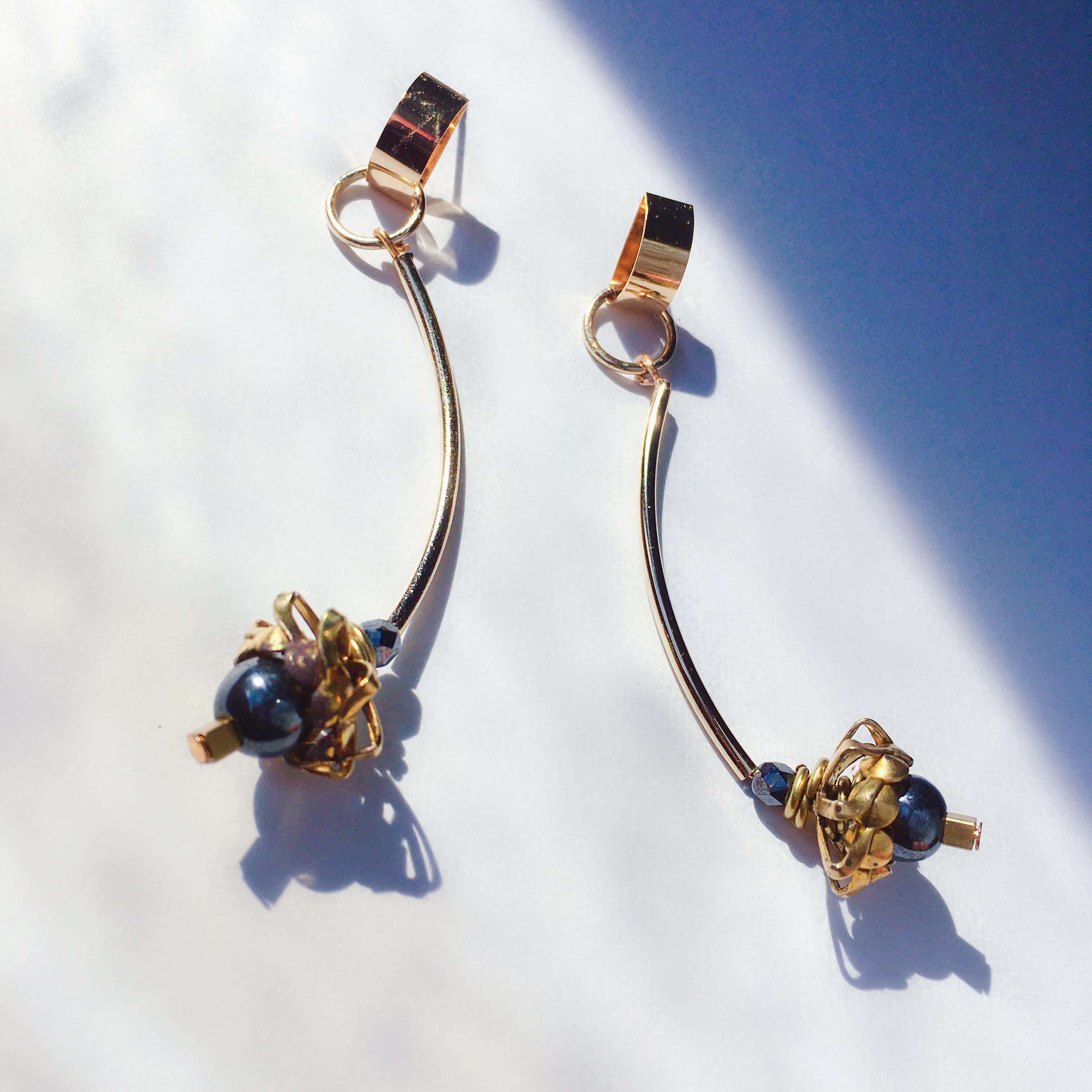 D&G フックピアス ブラック・ゴールド　ヴィンテージ D&G フックピアス ブラック・ゴールド　ヴィンテージ