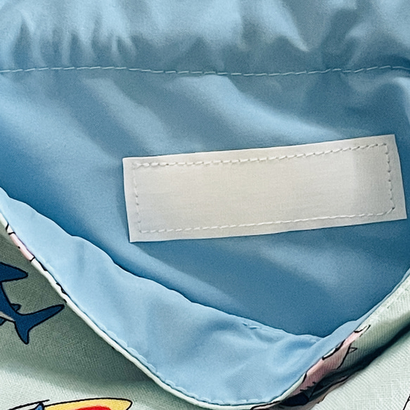 サメの休日巾着袋　25×20 ループ、撥水加工裏付き 6枚目の画像