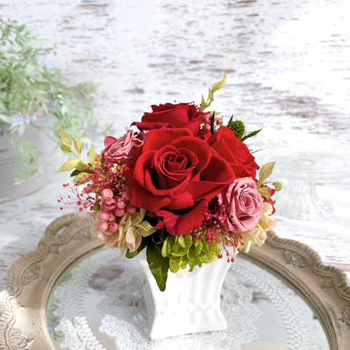 深紅のローズのアレンジ〜nobless /プリザーブドフラワー/誕生日/新築