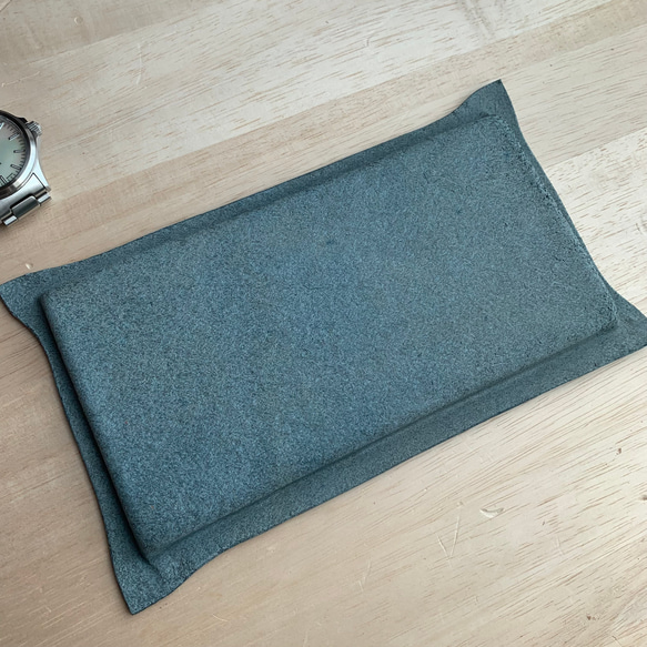 栃木レザーの床革を使ったインテリアトレイ　ネイビー革　カルトン 3枚目の画像
