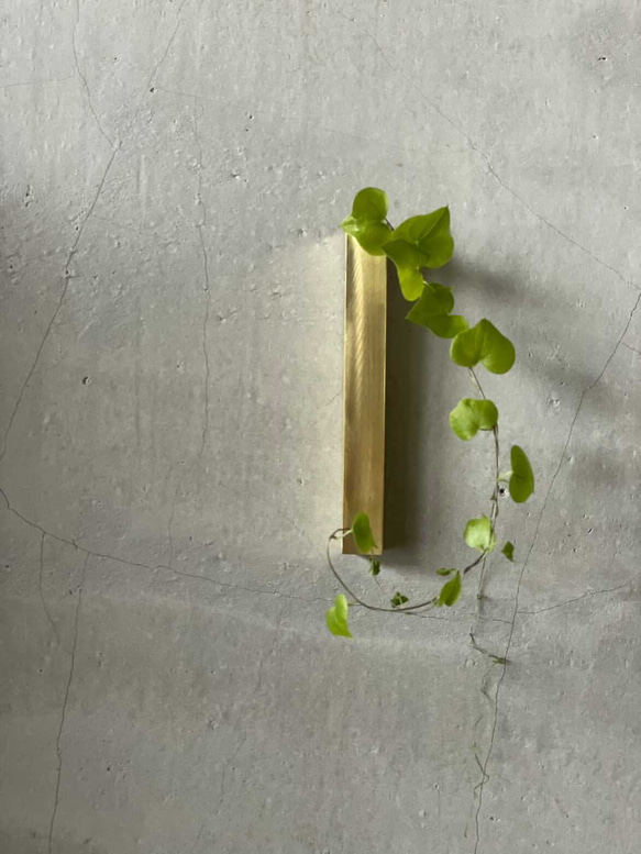 　真鍮製一輪挿し　□15 2枚目の画像