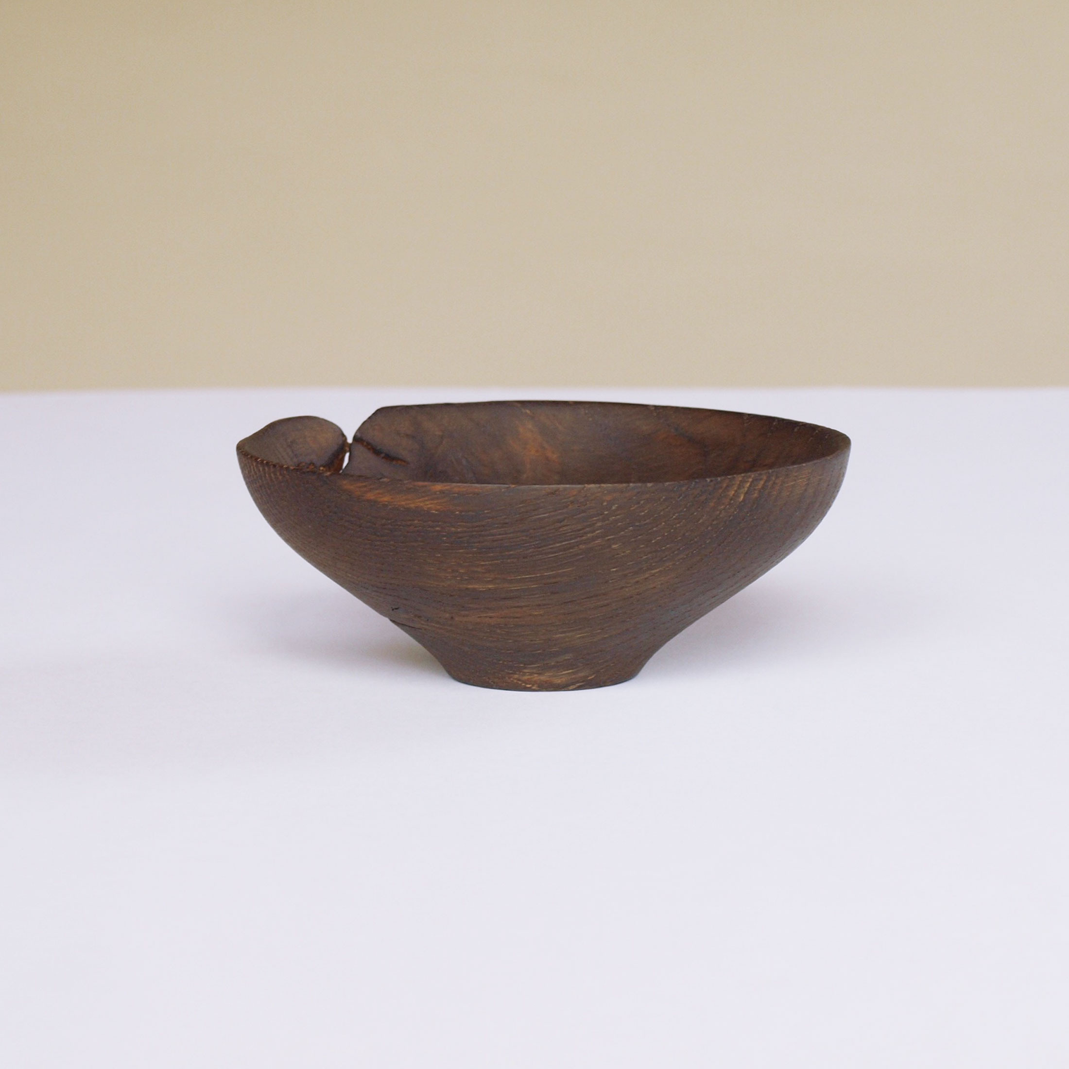 表面を焦がした木の器 楢材2