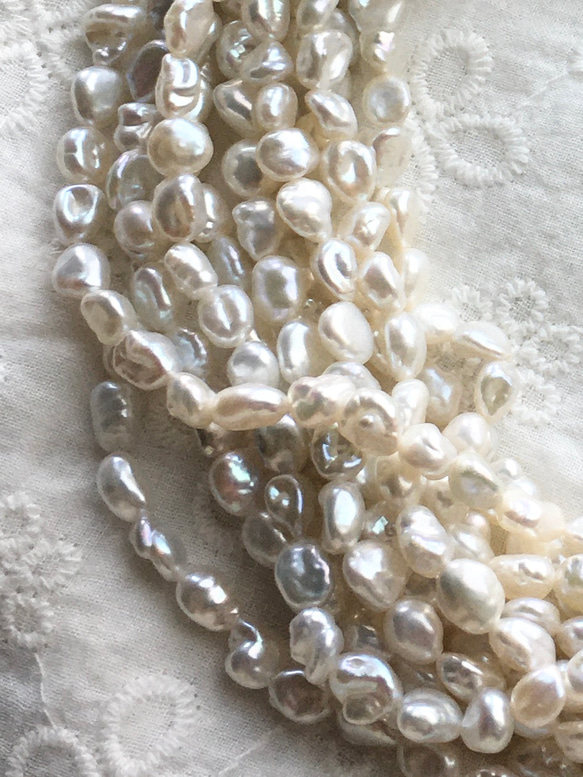 #403 湖水真珠　小粒Keshi 5.5×6.5㍉　6個　無処理　メタリックホワイト　高品質淡水真珠　バロックパール 11枚目の画像