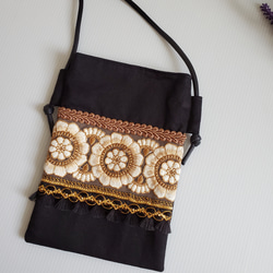 ロラライハリスカーキブラウンベロア刺繍のワンハンドル巾着