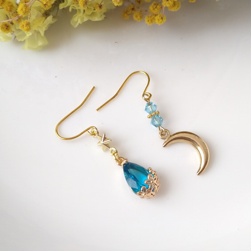 月と星のアシンメトリーピアス＆イヤリング ピアス（フック・チェーン 