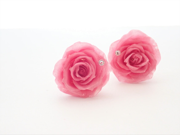 本物の花　ローズメリアのピアス　プリンセスピンク　パールキャッチ　Tenshinranman’s Rosemantic 4枚目の画像