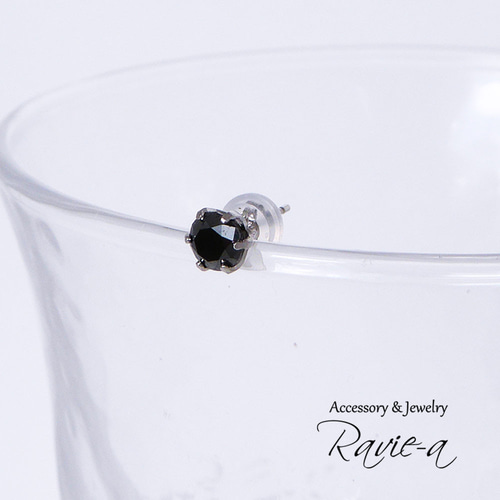 pt900 ブラックダイヤモンド1粒ピアス 0.5ct 片耳用 メンズ ユニ pt900 ブラックダイヤモンド1粒ピアス 0.5ct 片耳用 メンズ ユニ