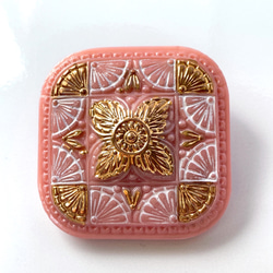 チェコガラスボタン　スクエア　ピンク/白/ゴールド　30ｍｍ × 30ｍｍ　 1枚目の画像