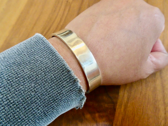 仁尾彫金『k18プレート、幅5mm平打ちバングル』ハンドメイド301b