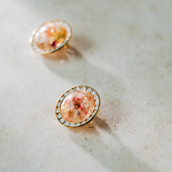 【再販】vivid flower white opal  swarovski～金箔入りハーバリウムピアス～ 8枚目の画像
