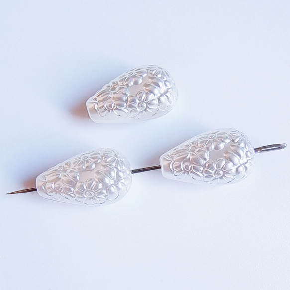 【18x11x8.5mm /10個】縦穴　しずく型　ドロップ　ビーズ パーツ　ハンドメイド　材料　DIY 3枚目の画像