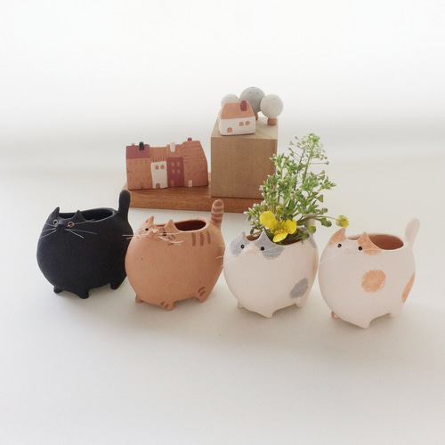 ドラゴン装飾の陶器花瓶 fit=scale-down,w=1200