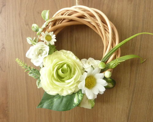 ラナンキュラスとデイジーのフラワーリース リース moko-muku 通販