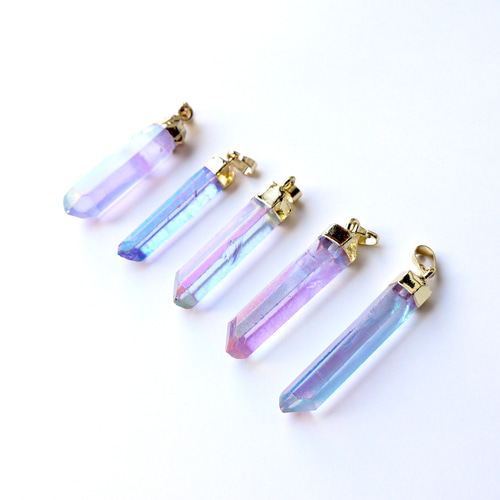 Une オーロラ水晶ネックレス 幻想　 ハンドメイド オーロラ水晶ネックレス｜幻想 ネックレス・ペンダント Une