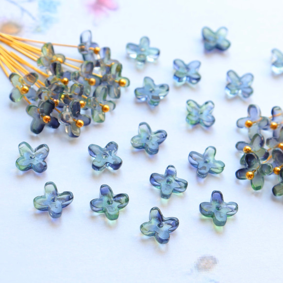 オリジナル新作★7mmミニお花　アジサイ　ガラスビーズ  パープル×ネイビーグラデーション 11枚目の画像