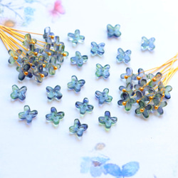 オリジナル新作★7mmミニお花　アジサイ　ガラスビーズ  パープル×ネイビーグラデーション 10枚目の画像