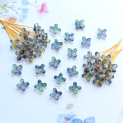 オリジナル新作★7mmミニお花　アジサイ　ガラスビーズ  パープル×ネイビーグラデーション 4枚目の画像