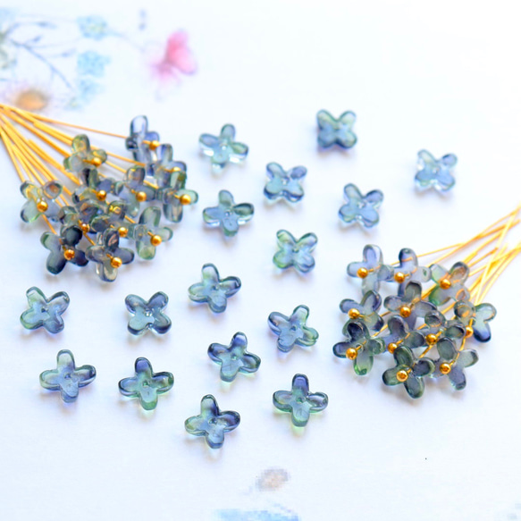 オリジナル新作★7mmミニお花　アジサイ　ガラスビーズ  パープル×ネイビーグラデーション 9枚目の画像