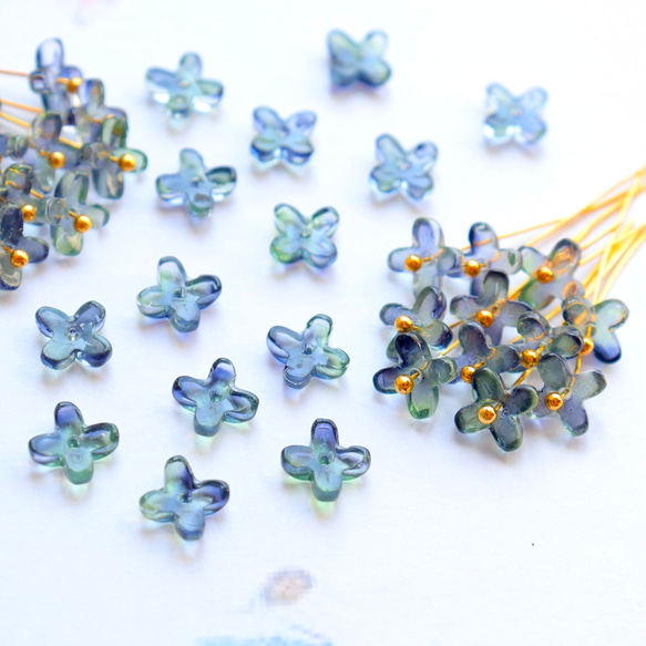 オリジナル新作★7mmミニお花　アジサイ　ガラスビーズ  パープル×ネイビーグラデーション 14枚目の画像