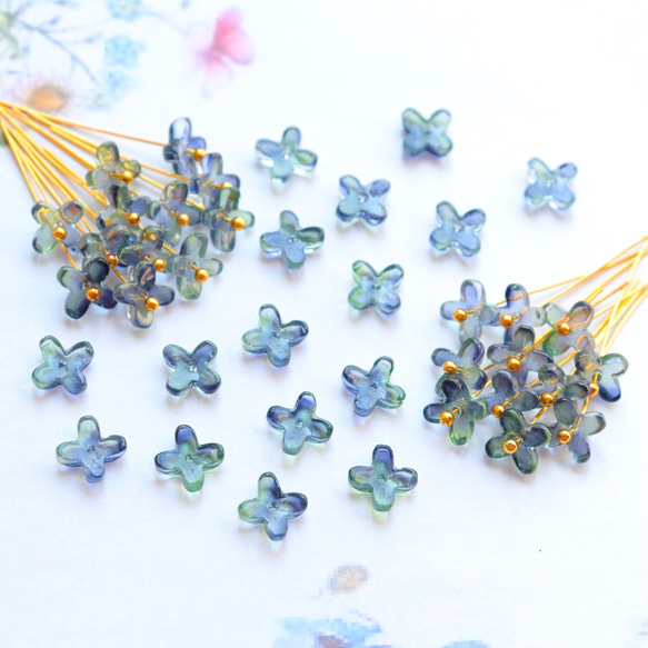 オリジナル新作★7mmミニお花　アジサイ　ガラスビーズ  パープル×ネイビーグラデーション 15枚目の画像