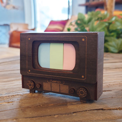 【文房具女子必見！】木製 レトロテレビ型 付箋紙ケース　付箋紙スタンド 2枚目の画像
