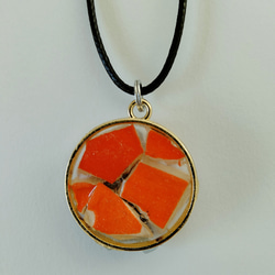 チュニジア陶器のカケラ　ネックレス　ペンダント　ゴリラのゴッさん　オレンジ 5枚目の画像