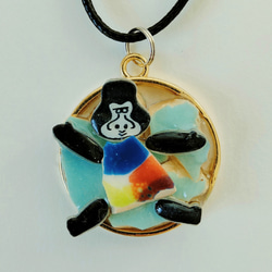 チュニジア陶器のカケラ　ネックレス　ペンダント　ゴリラのゴッさん　水色 1枚目の画像