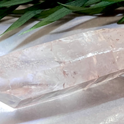 叡智の石✨　レインボー　レムリアンシードクリスタル　ピンク　原石 4枚目の画像