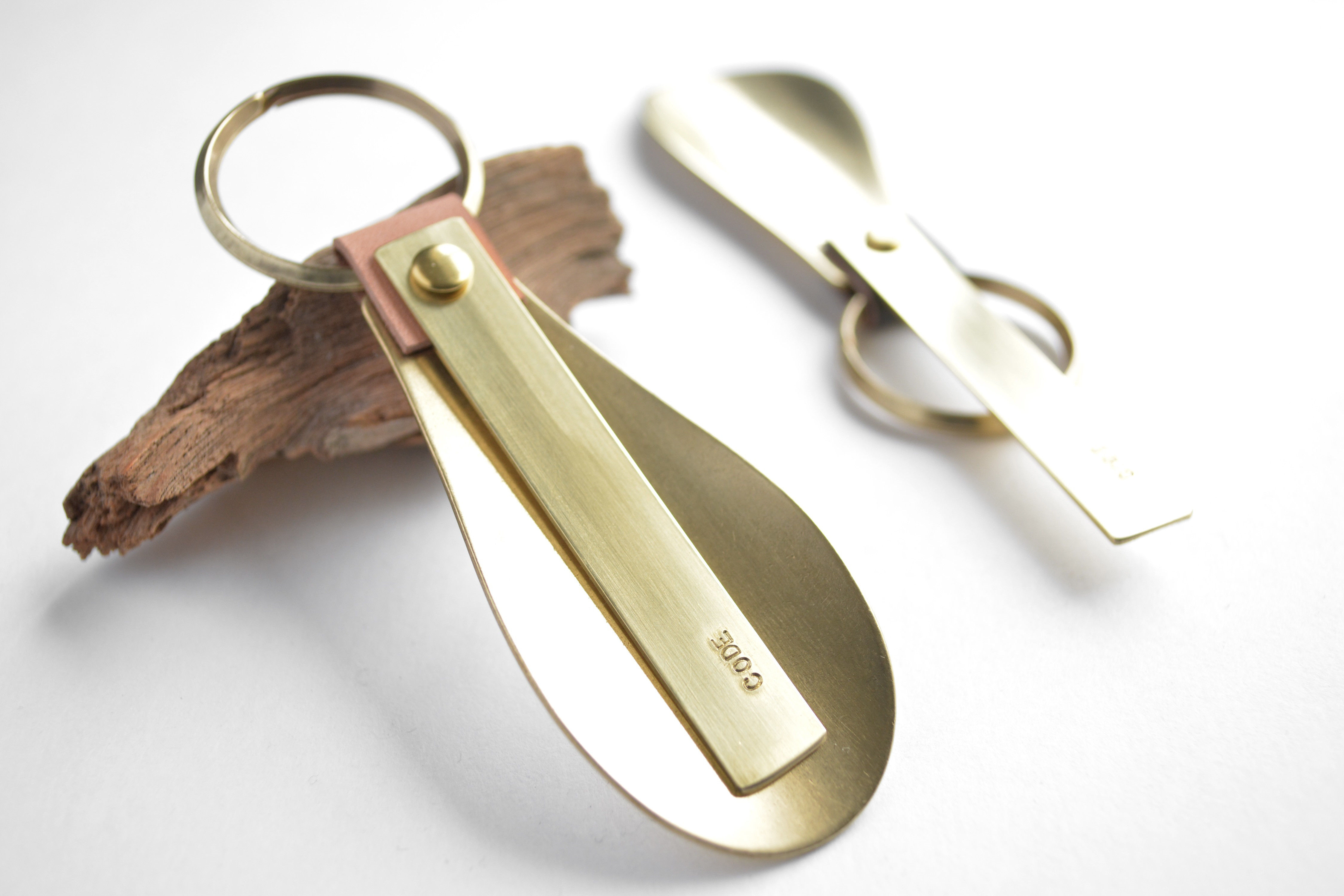 【刻印無料】育てる靴べら ナチュラル｜栃木レザー 真鍮 キーホルダー シューホーン ハンドメイド