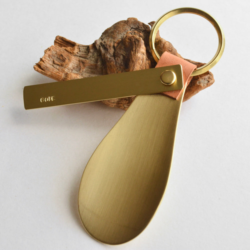 ヴィンテージ真鍮✖️木製靴ベラ 刻印無料】育てる靴べら ナチュラル｜栃木レザー 真鍮 キーホルダー