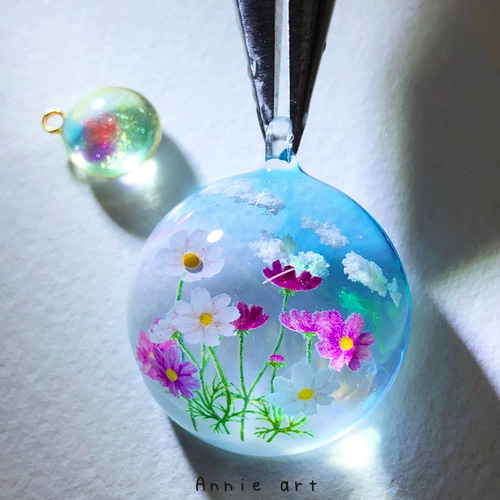 情景レジン-コスモス畑 キーホルダー 透明感/花/プレゼント/雲/空