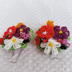 oya刺繍ピアス　フルーツとお花のパラダイス　　　伝統工芸品　1点もの　1129 2枚目の画像