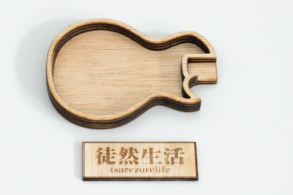 ギターピック皿 木製トレイ ウッドクラフト (エレキギターLP) 1枚目の画像