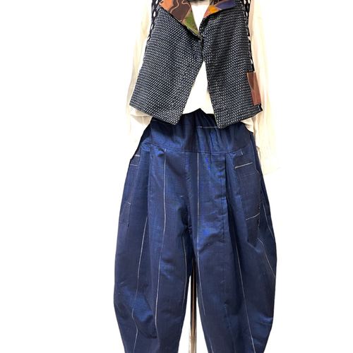 送料無料 着物 リメイク 紬 正絹 古布 藍染 型染め もんぺ