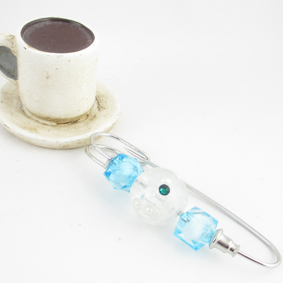 クォーツが知らせる始業のベルは、ちょっとしたドキドキとトキメキを感じます♪<カブトピンブローチ>SB898 2枚目の画像