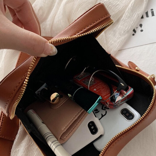 chiaca 食パン目玉焼きショルダーバッグ　レザー chiaca 食パン目玉焼きショルダーバッグ レザー Amazon.co.jp