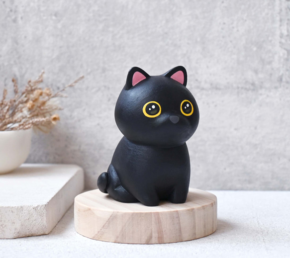 可愛小煤炭黑貓 坐姿 貓咪擺飾 公仔 手工雕刻療癒小木雕 第2張的照片