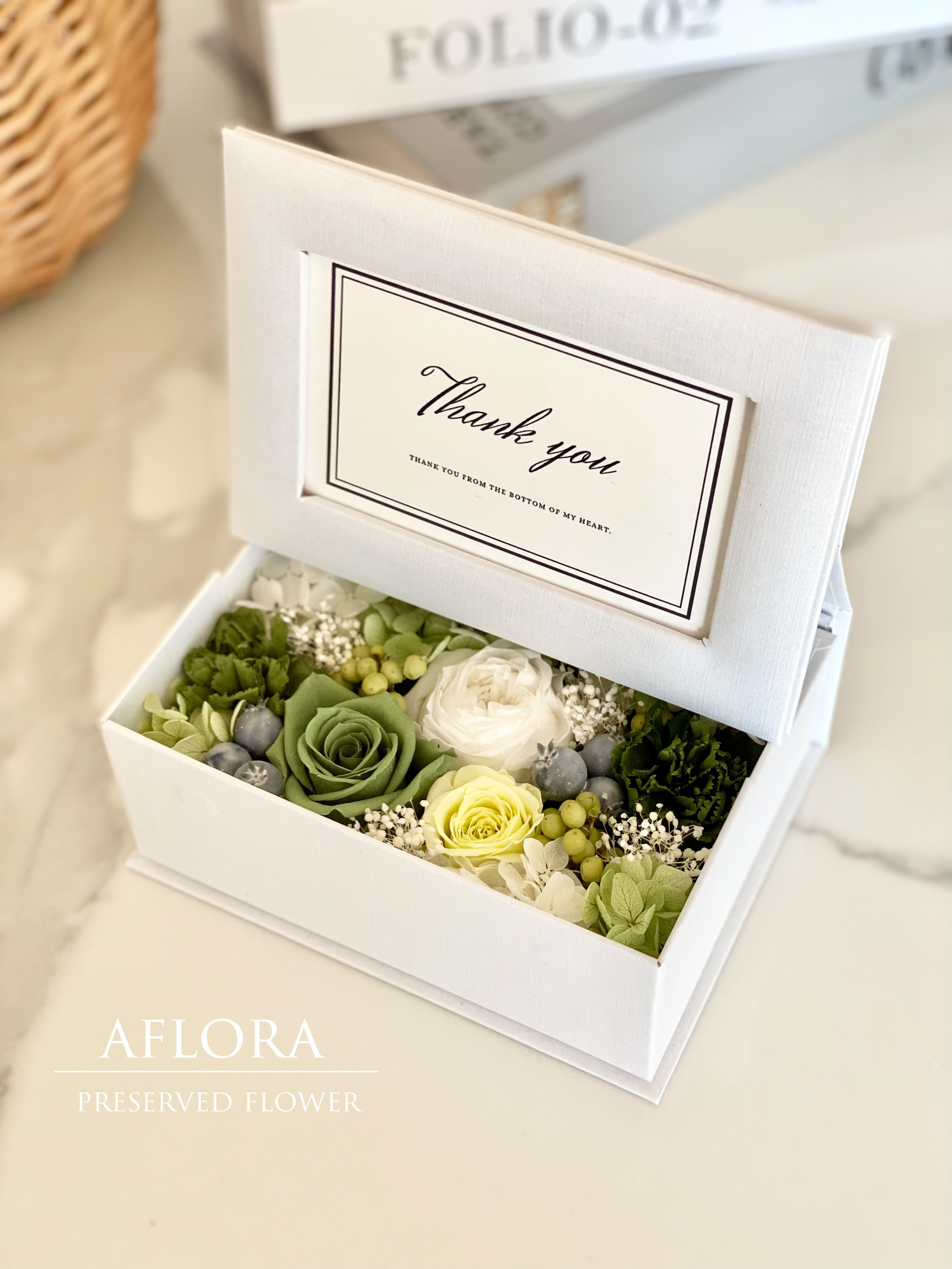 フォトフレーム　ペッパーベリー　プリザーブドフラワーアレンジメント　グリーン 4,160円