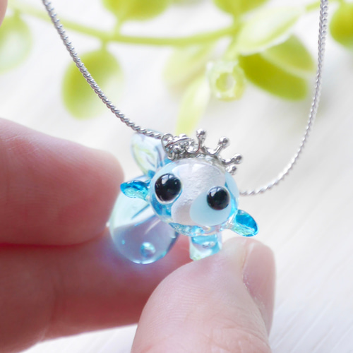 ガラス細工]小さなガラスの金魚〈あめきんぎょ〉ネックレス＊みずいろ