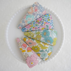 パッチンピン親子セット❁リバティ　アシュテッド　ハンドメイド リバティ 大きい パッチンピン 三角パッチンピン プチギフト ヘアピン