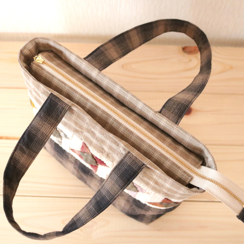 パッチワークのミニトートバッグ（風車のパターン） トート