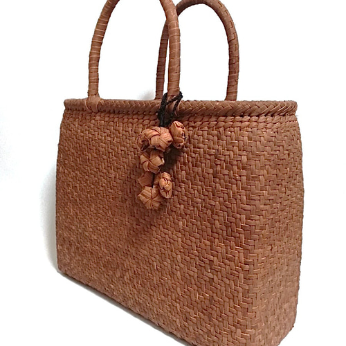 山葡萄バッグ高級極細網代 かごバッグ 山葡萄バッグ魅力 通販｜Creema